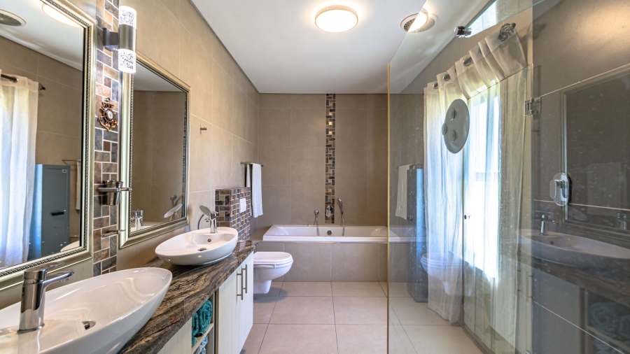 3 Bedroom Property for Sale in Heldervue Western Cape